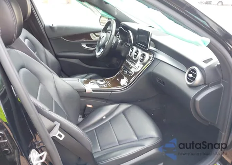 2018 Mercedes-Benz C 300 z USA, uszkodzony, nr VIN WDDWF4JB9JR315267